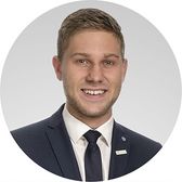 Simon Asanger, VKB Immobilienberater Portrait von Simon Asanger, VKB Immobilienberater